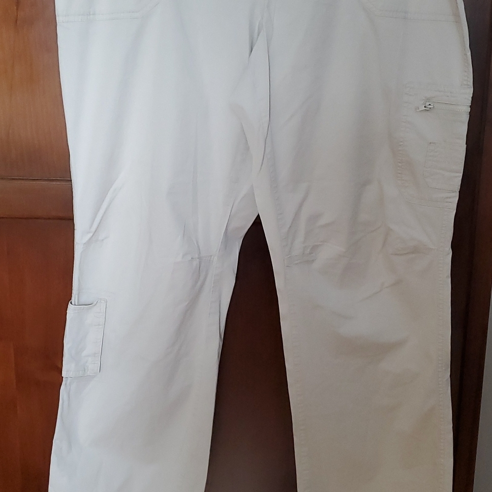 Pants - Picture 6 of 9
